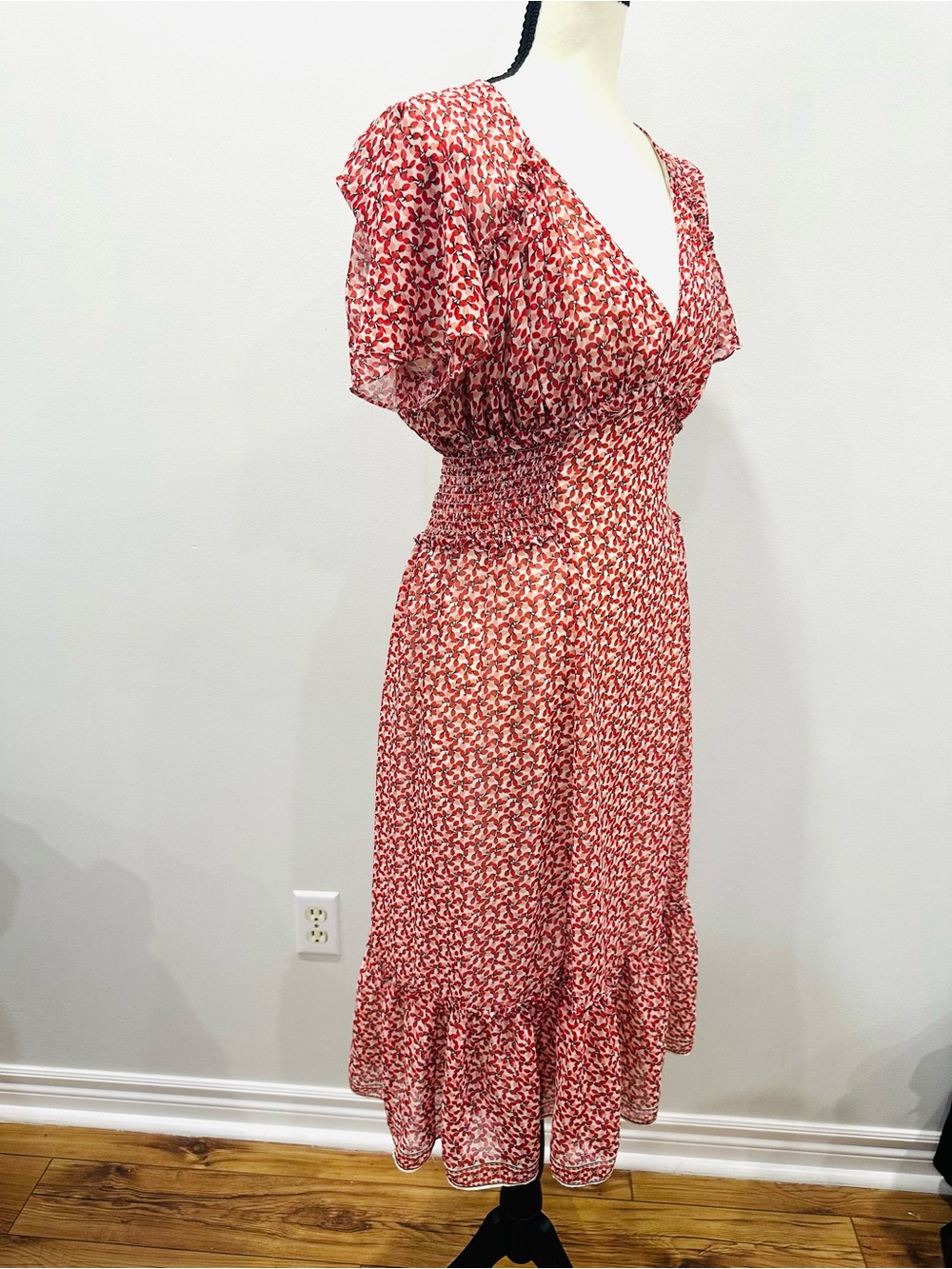 Max Studio Red Floral V-Neck Smocked Midi Dress Flutter sleeve Size Medium M